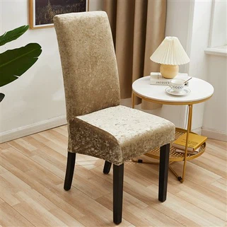 Aksamitny pokrowiec na krzesło